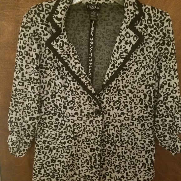White and black leopard blazer - Picture 1 of 4